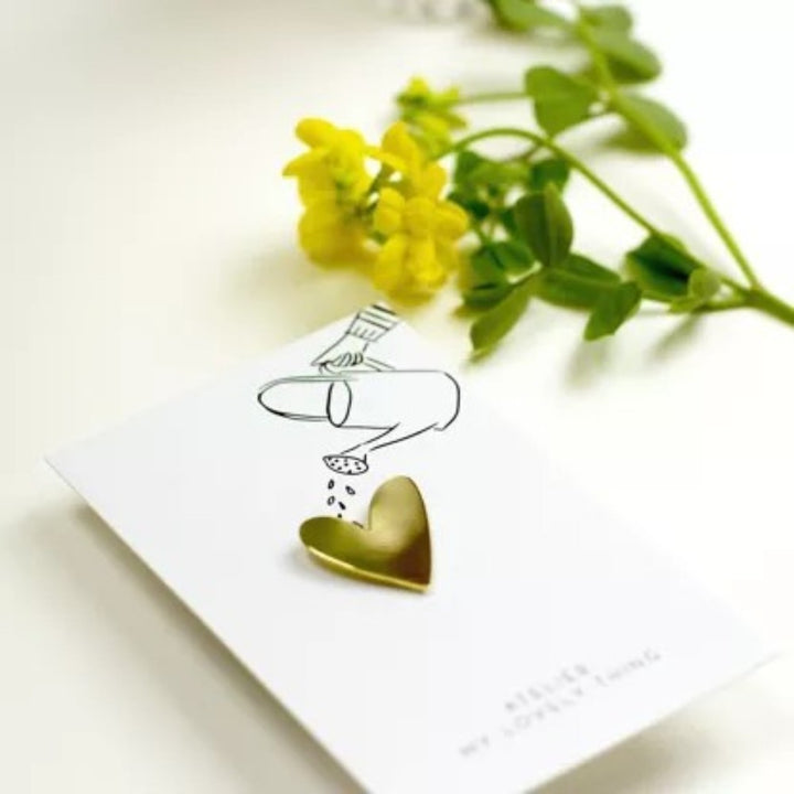 Pin's cœur en laiton pour veste et sac