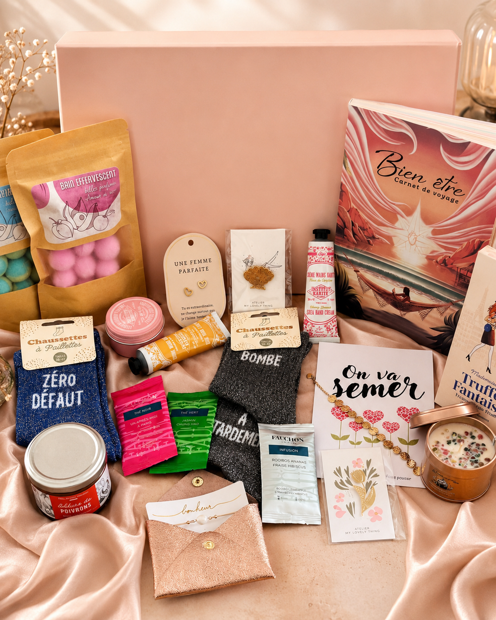 Idée cadeau pour femme avec sélection de produits bien-être, gourmandises et accessoires dans un coffret cadeau à composer