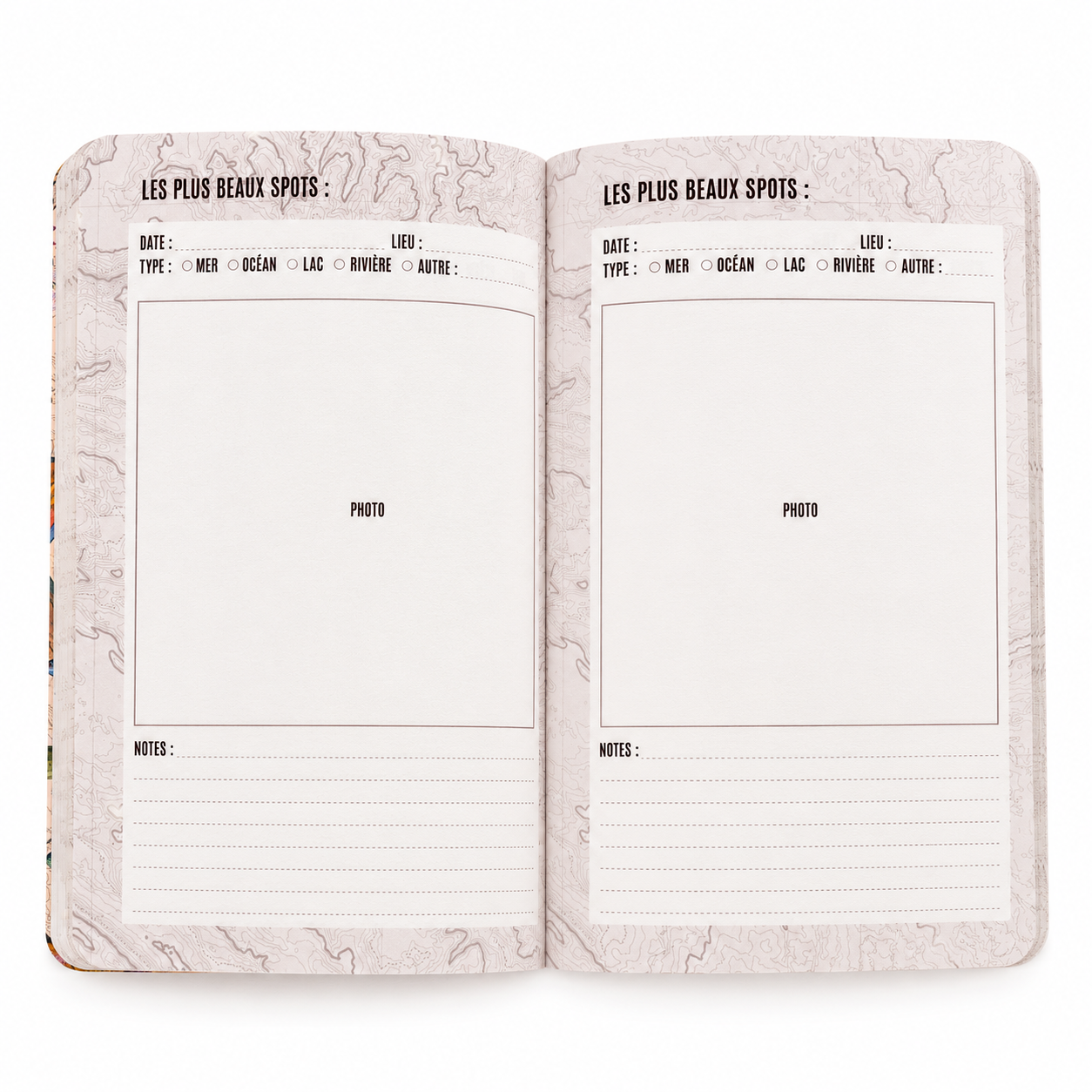 Pages intérieures du carnet de pêche pour écrire ses observations et récits